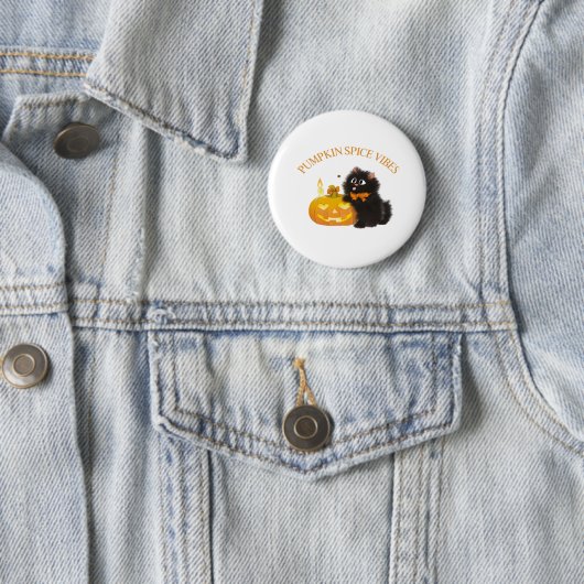 Badge Rond 5 Cm Vibes d'épices citrouilles, Halloween, chat noir,  (En situation)