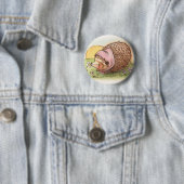 Badge Rond 5 Cm Violette le hérisson (En situation)