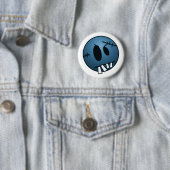 BADGE ROND 5 CM VISAGE DE ZOMBIECON - BLEU (En situation)
