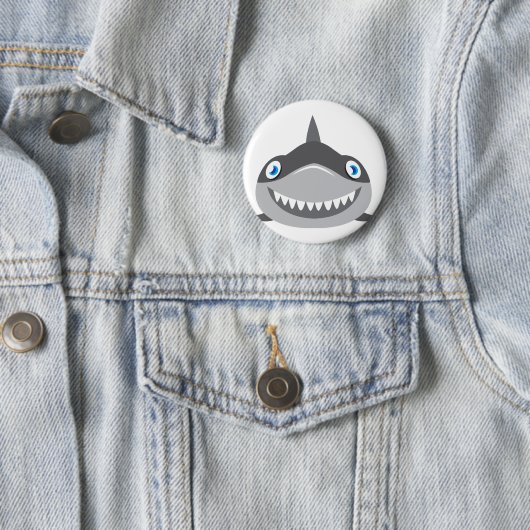 Badge Rond 5 Cm visage heureux mignon de requin (En situation)