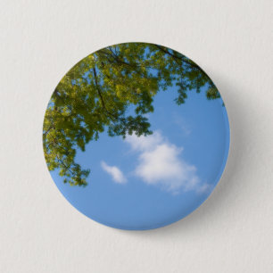 Badge Rond 5 Cm vue sur le ciel avec le sommet de l'arbre