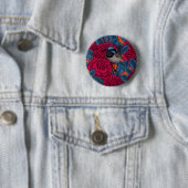 Badge Rond 5 Cm Waratah rouge et brunes (En situation)