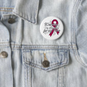 Badge Rond 5 Cm Wearing a Burgundy Ribbon For My Hero (En situation)