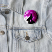 Badge Rond 5 Cm Wolf Howling à Moon (En situation)
