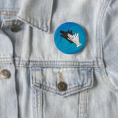 Badge Rond 5 Cm Wolf Shadow on Blue (En situation)