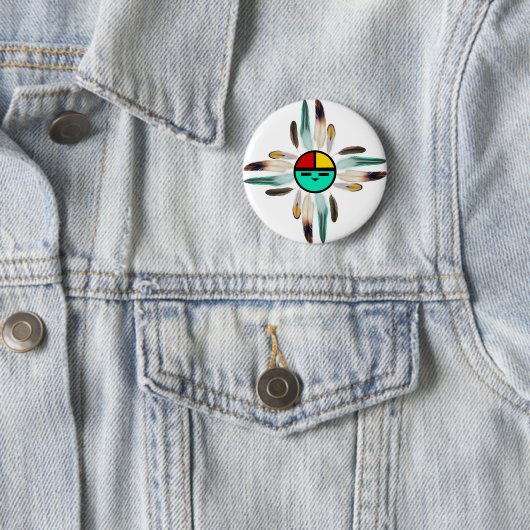 Badge Rond 5 Cm Zia Sun God with Feathers (En situation)