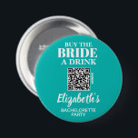 Badge Rond 7,6 Cm Acheter Mariée A Boire Bachelorette Party QR Code<br><div class="desc">Bouton Turquoise et blanche personnalisée avec le nom des épouses et QR Code à un compte Venmo pour lui acheter un verre. Belle fête de bachelorette ou bouton de fin de semaine pour tous les membres de la tribu de la mariée à porter. CORRESPONDANCE d'objets dans notre collection.</div>