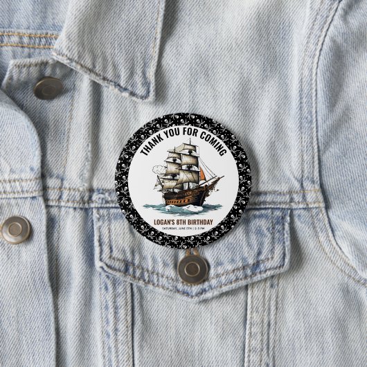 Badge Rond 7,6 Cm Ahoy ! Pirate Ship 8e anniversaire (En situation)