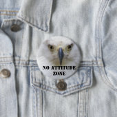 Badge Rond 7,6 Cm Aucune attitude_ (En situation)
