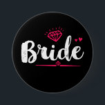 Badge Rond 7,6 Cm Bachelorette de mariée Mariage de la fête Bouton r<br><div class="desc">Bouton de fiancée d'équipe. Parfait pour la douche nuptiale et accessoires de fête de bachelorette avant le mariage. Bleu marine, blanc et rose avec diamant et petits coeurs. La couleur Arrière - plan peut être customisée à votre thème de couleur souhaité. Cette épingle est pour la servante, la servante d'honneur,...</div>