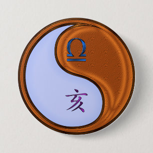 Badge Rond 7,6 Cm Balance & Sanglier de Bois