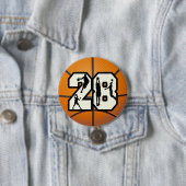 Badge Rond 7,6 Cm Basket-ball du numéro 28 (En situation)