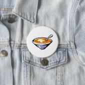 Badge Rond 7,6 Cm Bol soupe de tomate avec cuillère (En situation)