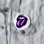 Badge Rond 7,6 Cm Bouche pourpre (En situation)