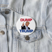 Badge Rond 7,6 Cm Bouton DUMP TRUMP (En situation)