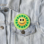 Badge Rond 7,6 Cm Bouton Face Shamrock St. Patricks Day (En situation)