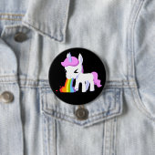 BADGE ROND 7,6 CM BOUTON GROS DE PLANIFICATION UNICORN VOMIT (En situation)