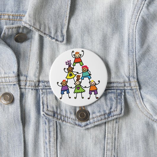 Badge Rond 7,6 Cm Bouton Pyramide enfant (En situation)