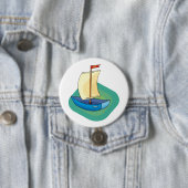 Badge Rond 7,6 Cm Bright Cartoon Boat with Sail Fun Nautical (En situation)