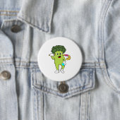 Badge Rond 7,6 Cm Broccoli à Hockey avec chauve-souris de hockey (En situation)