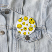 Badge Rond 7,6 Cm Broche Visage Souriant (En situation)