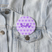 Badge Rond 7,6 Cm Brooklyn en violet (En situation)