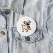 Badge Rond 7,6 Cm Carlin avec café pour aller (En situation)