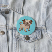 Badge Rond 7,6 Cm Carlin Puppy (En situation)