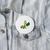 Badge Rond 7,6 Cm Caterpillar avec feuille (En situation)