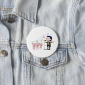 Badge Rond 7,6 Cm Chant de garçon avec chorale à trois cochons (En situation)