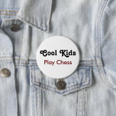 Badge Rond 7,6 Cm Cool Enfants Jouer aux échecs - Smart est Cool (En situation)