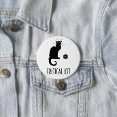 Badge Rond 7,6 Cm Critical Kit Funny Cat D20 RPG Tabletop Gaming (En situation)