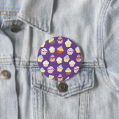 Badge Rond 7,6 Cm Cupcakes Delicious Decorated Birthday (En situation)