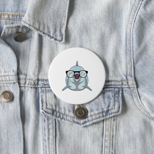 Badge Rond 7,6 Cm Dauphin Nerd avec lunettes (En situation)