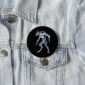 Badge Rond 7,6 Cm Dogman Cryptid Beast (En situation)