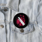 Badge Rond 7,6 Cm Drapeau déchiré de Lettonie (En situation)
