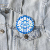 Badge Rond 7,6 Cm Elégant esthétique blanc & bleu Mandala Monogramme (En situation)