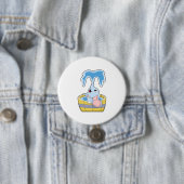 Badge Rond 7,6 Cm Eléphant avec baignoire remplie d'eau (En situation)