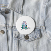 Badge Rond 7,6 Cm Elephant comme vélo avec scooter (En situation)
