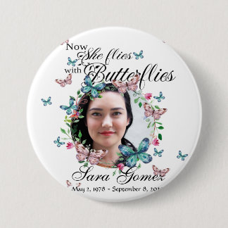 Badge Rond 7,6 Cm Elle vole avec des papillons Bouton