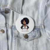 Badge Rond 7,6 Cm Femme afro chic et classique (En situation)
