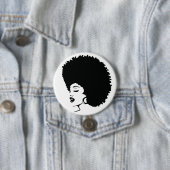 Badge Rond 7,6 Cm Femme Black Power (En situation)