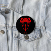 Badge Rond 7,6 Cm Fierce Rouge Serpent Face - Noir Grand (En situation)