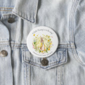 Badge Rond 7,6 Cm Fleur Jaune Pierre Rabbit Baby shower Faveurs (En situation)