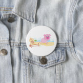 Badge Rond 7,6 Cm Fun Pig sur ferme avec grange et clôture (En situation)