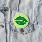 Badge Rond 7,6 Cm Fun St. Patrick's Day Irlandais Baiser Lips verts (En situation)