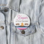 Badge Rond 7,6 Cm Gardien du genre révèle S'more pin (En situation)
