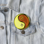 Badge Rond 7,6 Cm Gémeaux & Cheval de Bois (En situation)