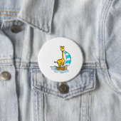 Badge Rond 7,6 Cm Girafe avec voilier (En situation)