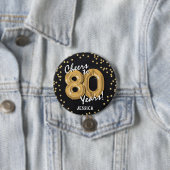 Badge Rond 7,6 Cm Gold Cheers to 80 Years' 80th Birthday (En situation)